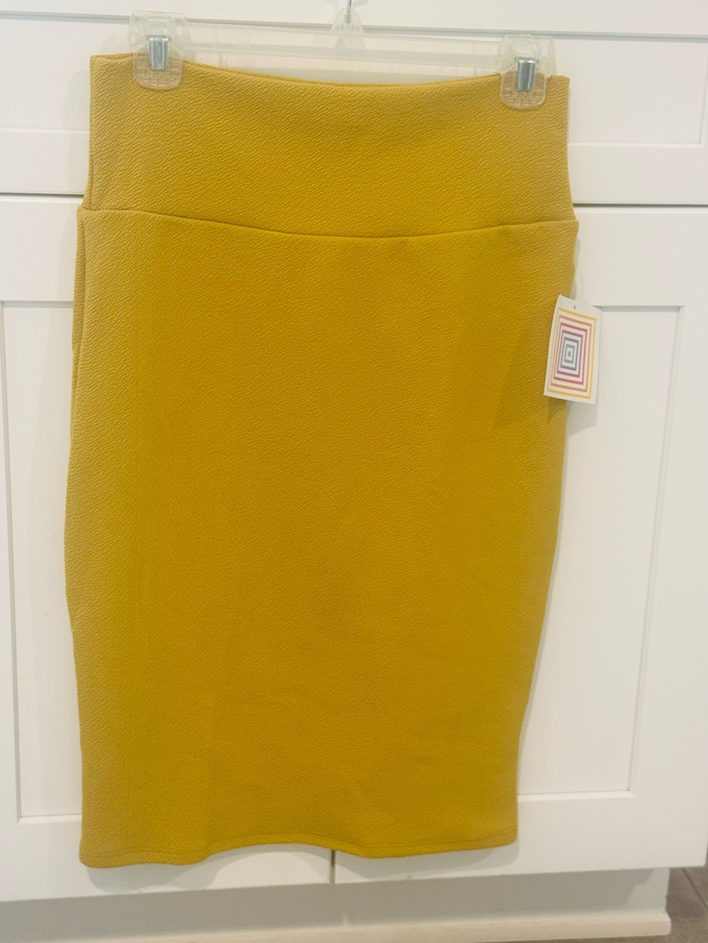 LuLaRoe Cassie Pencil Skirt Mustard Yellow Textured Stretchy Wide Waistband